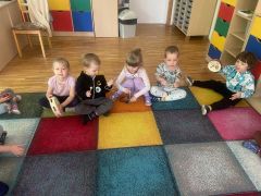 ilustracja do wpisu 
,,Mama i tata”-instrumentacja piosenki