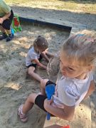 ilustracja do wpisu 
Podwórkowe zabawy maluszków