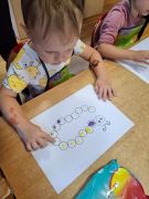 ilustracja do wpisu 
Kropkowe zabawy na Międzynarodowy Dzień Kropki🟢