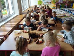 ilustracja do wpisu 
Przy obiadku 🙂