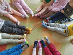 ilustracja do wpisu 
Dzień kolorowych skarpetek