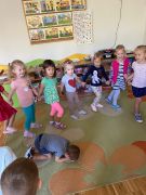 ilustracja do wpisu 
Jesienne zabawy w sali