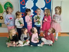 ilustracja do wpisu 
"DZIEŃ KOBIET W NASZEJ GRUPIE"