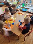 ilustracja do wpisu 
Zabawa ciastoliną