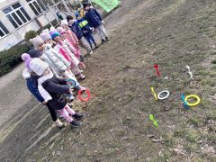 ilustracja do wpisu 
"ZABAWY RUCHOWE NA ŚWIEŻYM POWIETRZU"