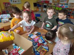 ilustracja do wpisu 
Zbiórka słodyczy