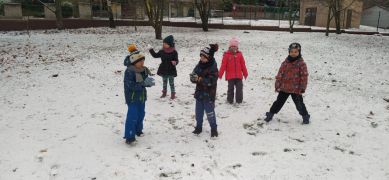 ilustracja do wpisu 
Zabawy na śniegu