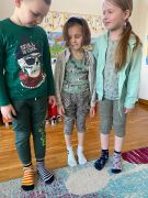 ilustracja do wpisu 
Bieg kolorowych skarpetek