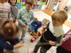 ilustracja do wpisu 
Ubieramy choinkę