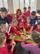 ilustracja do wpisu 
Zabawy badawcze z jabłkiem