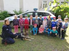 ilustracja do wpisu 
Wizyta policjantki i psa policyjnego