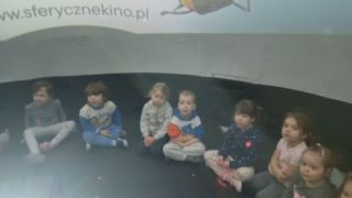 ilustracja do wpisu 
"KINO SFERYCZNE W NASZYM PRZEDSZKOLU"